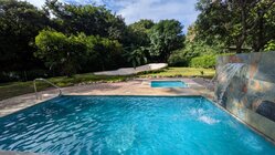 Casa 1 Hab. c/Aire + Piscina + Skate Bowl + Parqueo Cubierto