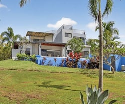 Beautiful 3-Bedroom Home with Rooftop and Pool and Jacuzzi