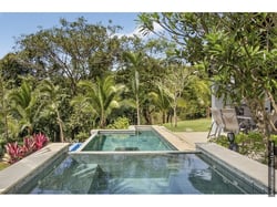 Beautiful 3-Bedroom Home with Rooftop and Pool and Jacuzzi